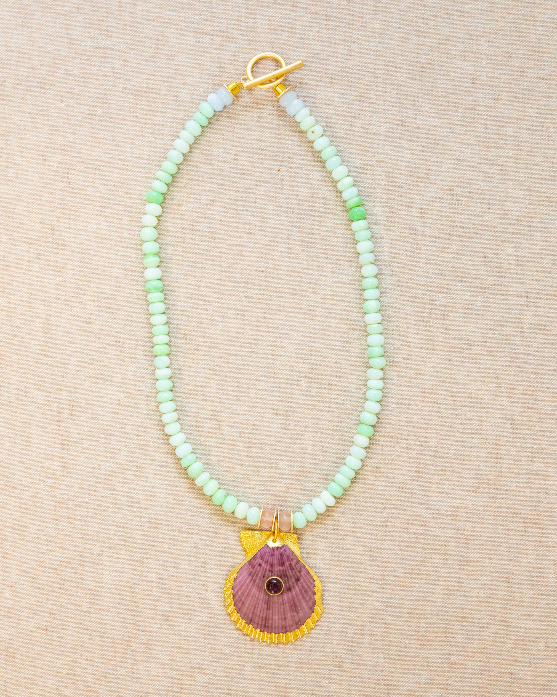 Shell Necklace Bloom